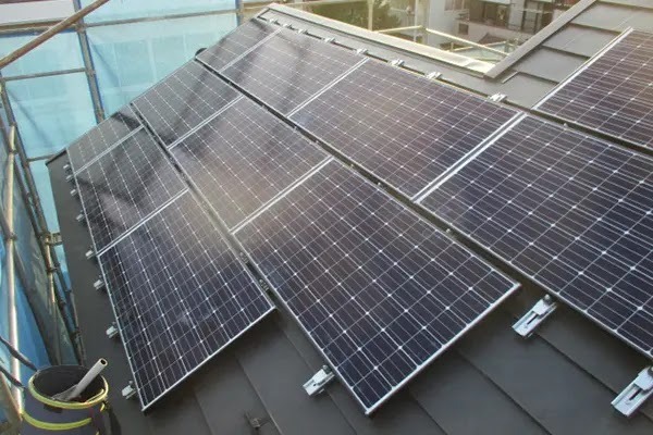 株式会社ホームテックワン 施工事例｜東京都世田谷区・O様邸 太陽光パネル・蓄電池の画像